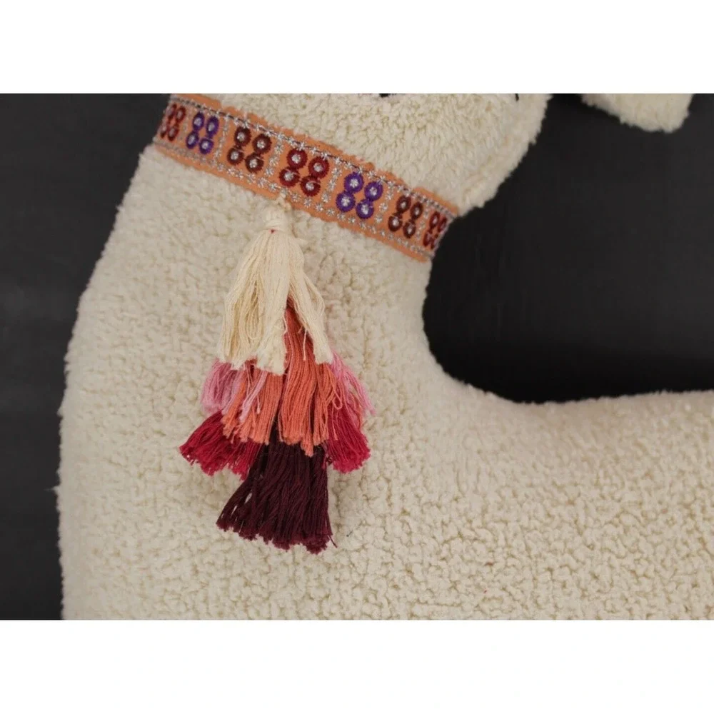 Alpaca Accent Throw Pillow 14 x 18 Décorative Fuzzy Soft Urban Outfitters